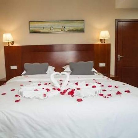 אנשון Chonpines Hotel מראה חיצוני תמונה